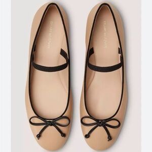 Stuart Weitzman Gabby Bow Leather Ballet Flat Beige/ Black Size 8 like new $395
